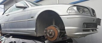 BMW 318i Coupe 1,9 benzín - 2