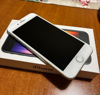 iPhone 7, 32 GB strieborný - 2