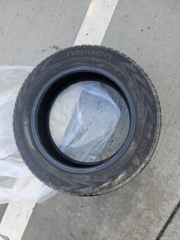 Predám zimné pneumatiky NOKIAN 195/60 R16 – 4 ks - 2