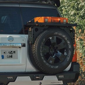 Drziak/polička na rezervné koleso - 2