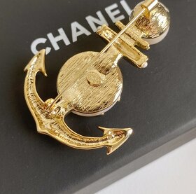 Brošňa Chanel - 2