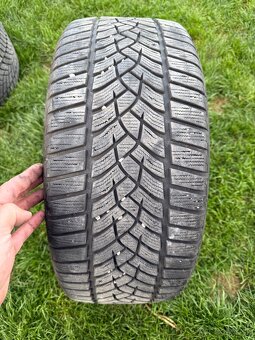 GOOD YEAR 235/40R19 - 2