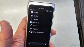 Retro mobil Nokia E7 - 2