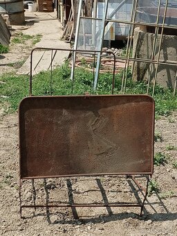 Rám zo skladacej vojenskej postele - 2