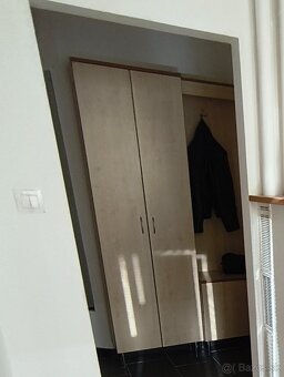 Skriňa, botník, vešiak - 2