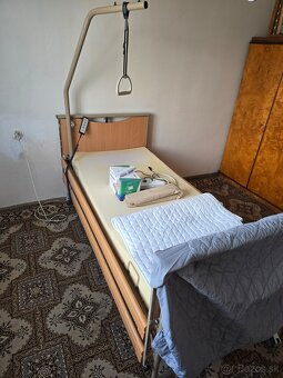 Polohovacia posteľ Vermeiren HLW074-029 + antidekubitný mat - 2