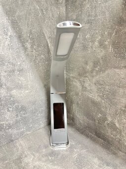 Moderná stolná lampa s LED - 2