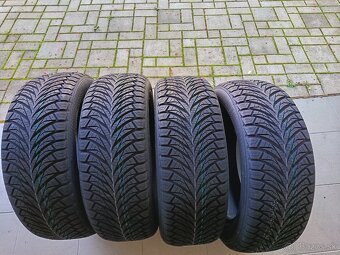 celoročne pneu 215/55 R17 - 2