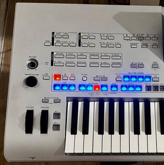 Yamaha Tyros 4 - 2
