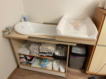 Prebaľovací pult 3v1 + vanička - 2