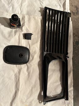 Diely Skoda, mriežka Mko, prepínač 100 MB, tlacitko 105 120 - 2