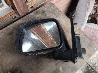 Spätné zrkadlo nissan terrano. - 2