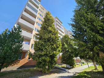 PREDAJ: slnečný 3i byt 84m2 v centre Brezna - 2