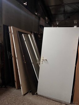 Dreveny nábytok - 2