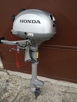 HONDA 2.3 HP lodný zavesný motor r.v.2023 štvortakt - 2