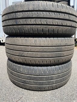 215/70R15C 109/107S Nexen CT8 letne - 2