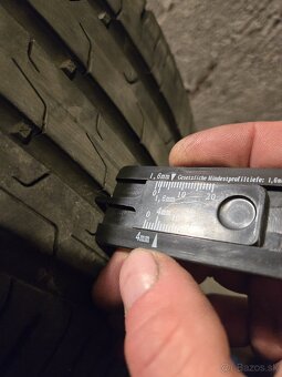 Continental 215/45 R16 - 2