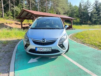 Opel Zafira Tourer - 2