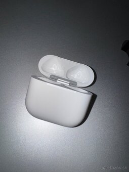 AirPods 4 - Nabíjacie púzdro [100% STAV] - 2