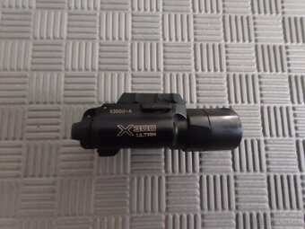 Predám svietidlo Surefire X300U-A - 2