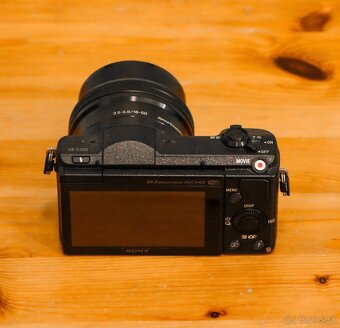 Sony Alpha A5100 + objektiv 16-50mm + příslušenství - 2