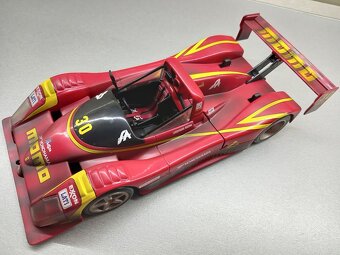 FERRARI 333 SP MOMO HOTWHEELS 1:18 - 2