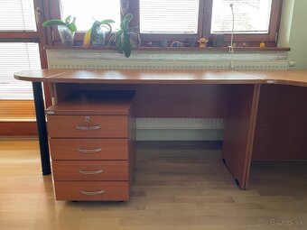 Rohový stôl do pracovne, detskej izby, kancelárie - 2