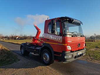 Mercedes Benz Atego 1524 hákový nosič kontajnerov - 2