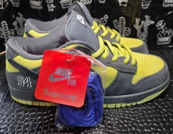 Nike SB Dunk Low x Supreme Grey/Yellow - 2