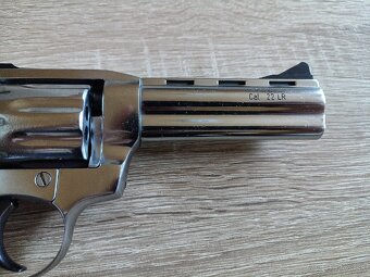 Predám revolver Bohemia Holek model 241 - 2