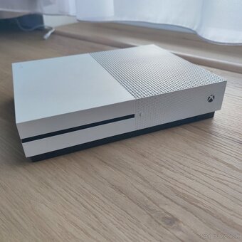Xbox One S - 2