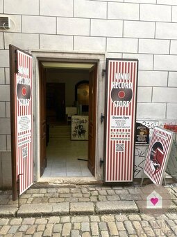 Obchodný priestor v srdci historického centra 31 m2 – BA I.- - 2