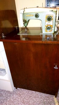 Predám šijací stroj Veritas - 2