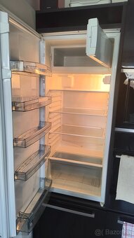 Predám vstavanú chladničku z malou mrazničkou - 2