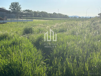 POZEMOK na stavbu RD v novej lokalite obce Modrovka - 2