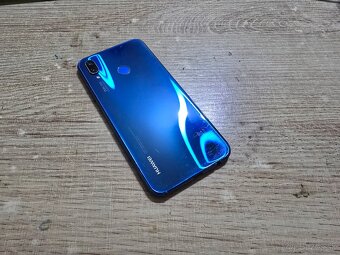 Huawei P20 Lite plnefunkcny  telefon s nabijacim kablom ma l - 2