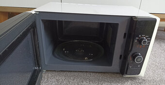 Funkčná mikrovlnná rúra Electrolux s grilom - 2