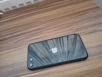 iPhone SE 2022, 128 GB - 2