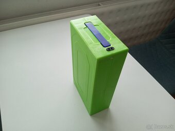 Skrinka na batériu. - 2