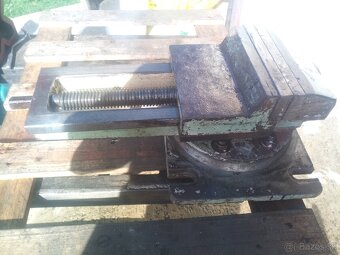 Strojný zverák otocny 80 kg - 2