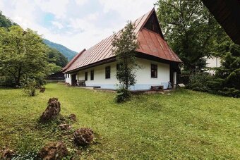 Predávame atraktívnu chalupu v obci Turecká - 2