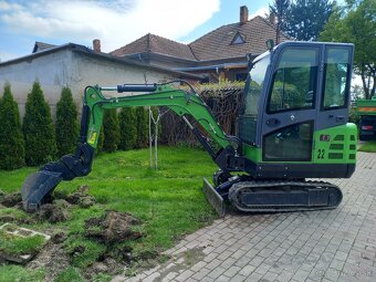BAGER 2020 2200kg + vela príslušenstva (kladivo,lyžice.. - 2