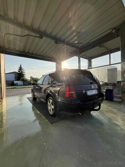 Pekný deň predám VW bora 1.9 81kw rotačka R.V 2000 - 2