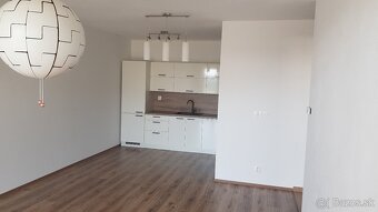 Kramáre, 2-izbový krásny slnečný byt 72 m2 + gar. státie. - 2