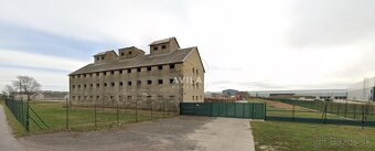 NA PREDAJ: Priemyselný areál 15000m2 so 4 budovami - Sereď - 2