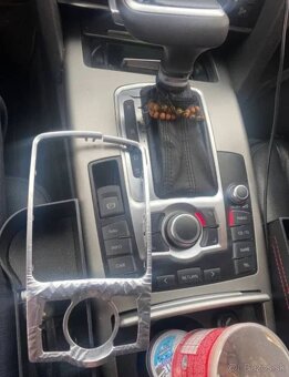 RAMIK NA STREDOVY PANEL AUDI Q7 AUDI A6 C6 - 2