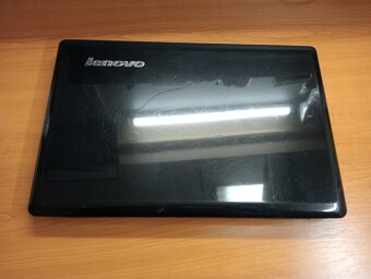 predám notebook LENOVO Z560 , WINDOWS 7 - 2