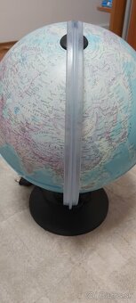 Svietiaci glóbus 30cm - 2