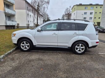 mitsubishi outlander 2.2 diesel 2010 rok biela - 2