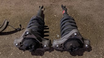 Audi A4 B7 S-line struny a tlmiče - 2